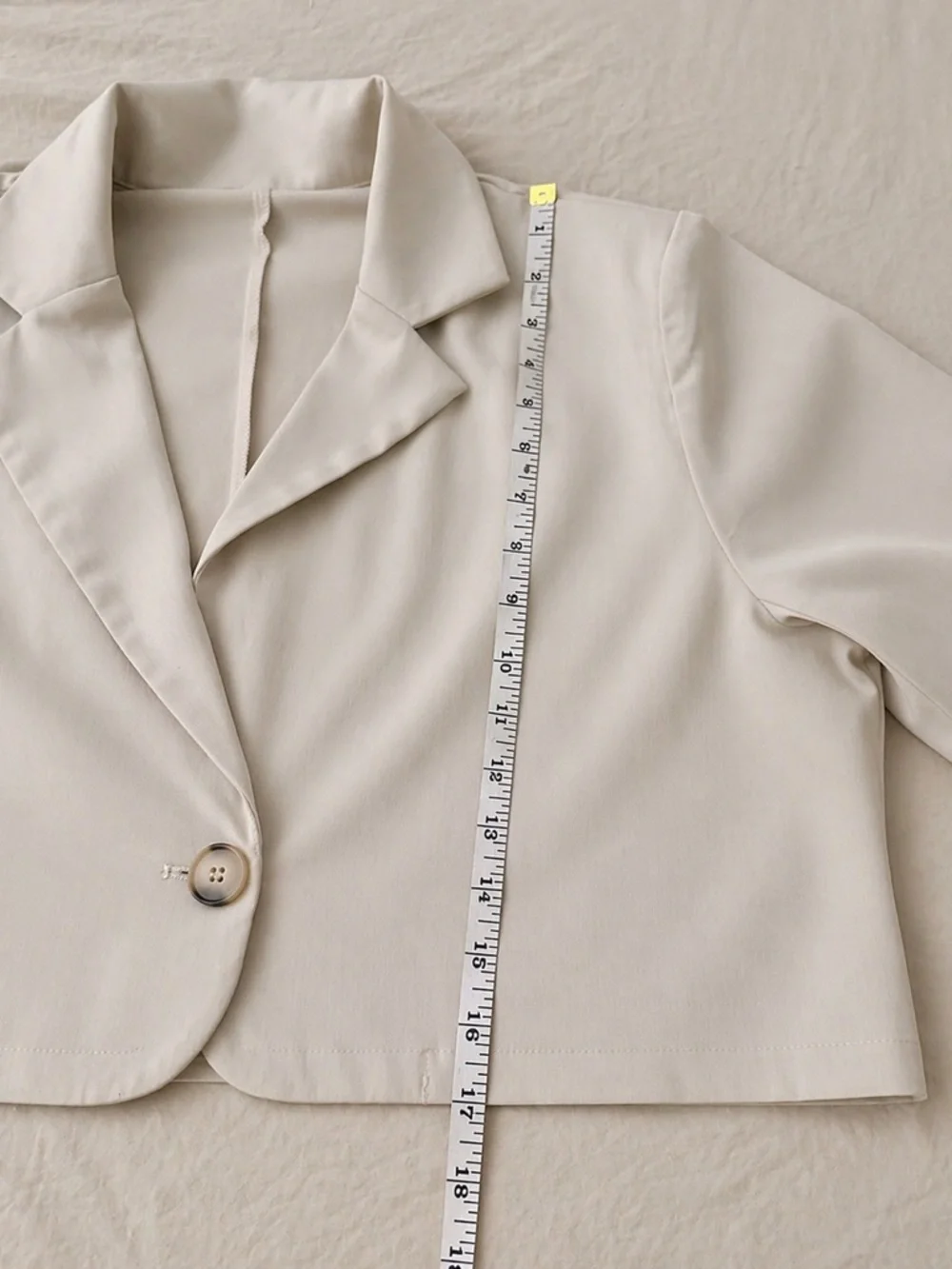 ✨ Dazy Beige Cropped Blazer XL‎ Neutral Chic Short Sleeve Tailored Layer✨ - Picture 5 of 6